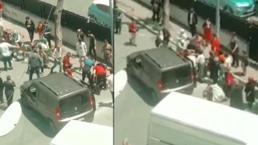 İstanbul'da okul önünde bıçaklı kavga! Öğrencilerin tartışmasına büyükler de karıştı