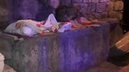 Roma imparatoru için yapılan kapı, evsizlerin yatağı oldu