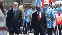 Cumhurbaşkanı Erdoğan, Somali Cumhurbaşkanı Mahmud'u resmi törenle karşıladı