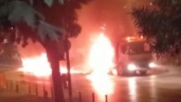 Fatih'te kazanın ardından araçlar alev aldı; sürücüler ölümden döndü