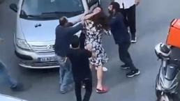 Kadın sürücülerden trafikte saç saça baş başa kavga