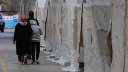 Düzce'de depremde evleri hasar görenler, yeni güne çadırlarda uyandı