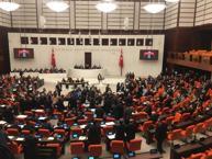 AK Partili ve CHP'li kadın milletvekilleri karşı karşıya geldi