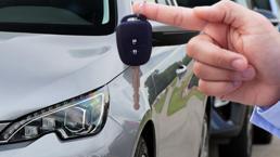 Araba alacak herkesi ilgilendiriyor! Yeni yılda fiyatlar artacak mı?