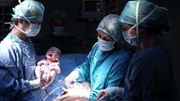 'Küçük savaşçı' dünyaya merhaba dedi! Kimse inanamadı, hastane özür diledi 