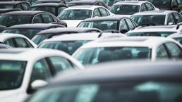 Araba fiyatlarıyla son dakika gelişmesi! Sıfır ve ikinci el arabalar uçuşa geçti, zam oranı açıklandı