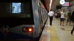 İstanbul’da metro arızası! Vatandaşlar yürüyerek devam etti
