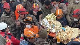 Deprem bölgesinden peş peşe mucizeler! 278 sonra enkazdan bir kişi daha sağ olarak çıkarıldı