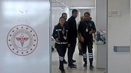 Eşiyle ultrason odasına alınmayınca doktoru ve sekreteri darbetti