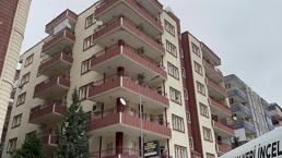 3 çocuk annesi kadın evinde bıçaklanarak öldürüldü