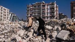 Deprem sonrası korkunç tablo! 1.297 kişinin kimliği tespit edilemedi