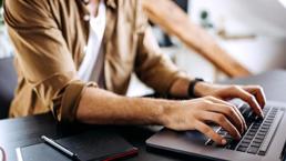 Facebook'tan iş başvurusu pahalıya patladı! 'Zorla elimden almaya çalıştılar'