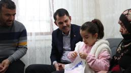 Bakan Kurum Ankara'da depremzede aileleri ziyaret etti