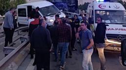 Pendik'te havalimanı personelini taşıyan servis aracı İETT otobüsü ile çarpıştı: 6 yaralı