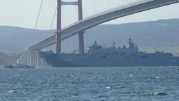 TCG Anadolu, Çanakkale Köprüsü'nün altından geçti