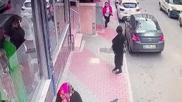 Eski komşu yalanıyla evine girdiler, 'okuyacağız' diyerek altınlarını çaldılar