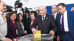 MHP'den büyük sürpriz! 52 milletvekili çıkardı