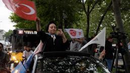 Cumhurbaşkanı Erdoğan, seçimleri kazandı halk sokaklara döküldü! İşte yurdun dört bir yanından kutlama kareleri