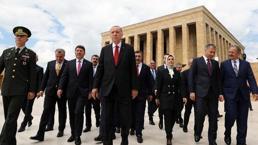 Cumhurbaşkanı Erdoğan ve kabine üyeleri Anıtkabir'i ziyaret etti