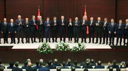 Yeni bakanlar TBMM'de yemin etti