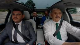 Bakan Özhaseki, TOGG’un sürücü koltuğuna geçti: Milletimiz de ben de çok beğendik