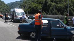 Bayram tatili bitti, dönüş başladı! 3 noktada zincirleme kaza: İstanbul yönü ulaşıma kapalı