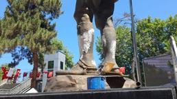 Balyozla Atatürk heykeline saldıran şüpheli yakalandı