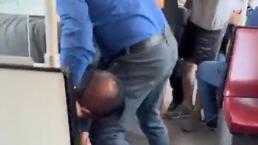 Tramvayda dehşet anları! Bıçaklı kavgada bir kişi yaralandı