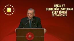 Cumhurbaşkanı Erdoğan: Önceliğimiz Türkiye'yi darbe anayasasından kurtarmak