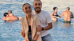 Doğum için gün sayan Ezgi Mola'dan yeni pozlar geldi! Kahkahaları plajda yankılandı