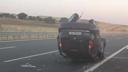Taklalar atan otomobilde dehşet yaşandı! 1 ölü, 1 yaralı