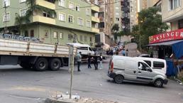 İstanbul'un göbeğinde silahlı çatışma: 1 polis şehit, 1 saldırgan ölü ele geçirildi
