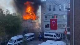 Bağcılar'da inşaat malzemeleri dükkanında yangın