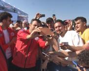 Selçuk Bayraktar’a vatandaşlardan büyük ilgi