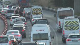 İstanbul’da eğitim öğretim döneminin başlamasıyla birlikte trafikte yoğunluk oluştu