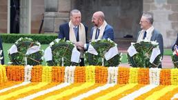 Cumhurbaşkanı Erdoğan, Gandhi'nin anıt mezarını ziyaret etti