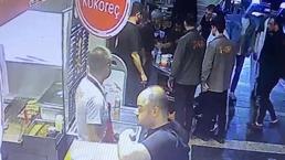 Müşterilerden para isteyip üzerlerine tiner döktü!