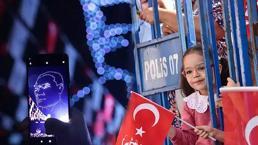 Cumhuriyet'in 100. yılı 81 ilde büyük coşku ile kutlanıyor! Vatandaşlar sokaklara döküldü