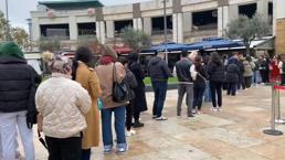İndirimi duyan AVM'lere koştu!  Uzun kuyruklar oluştu