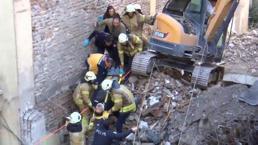 Kadıköy'de yıkım sırasında işçi molozların altında kaldı