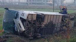 Çanakkale’de servis otobüsü devrildi: 5 yaralı