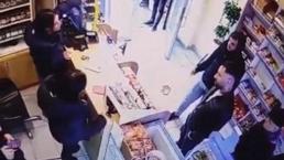 Bağcılar'da tekel bayisine silahlı saldırı kamerada