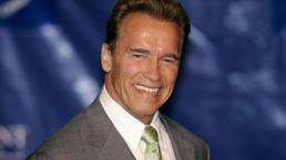 Ünlü oyuncu Arnold Schwarzenegger, havaalanında alıkonuldu