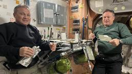 Alper Gezeravcı’dan uzayda yemek paylaşımı