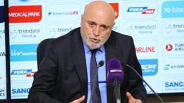 Hikmet Karaman: “Kaybettiğimiz 3 puanı deplasman galibiyetiyle telafi etmek zorundayız”