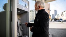 SSK ve Bağ-Kur emeklileri dikkat! Yeni maaşlar hesaplara yatırılmaya başladı