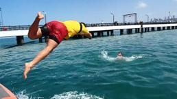 Cankurtaranlar Karadeniz’in hırçın sularında hayat nöbetinde! 'Büyük risk' 