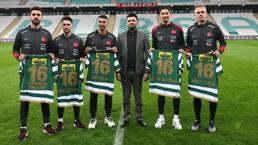 Bursaspor'da Enes Çelik'ten Altay Bayındır, İsmail Yüksek ve Zeki Çelik'e jest