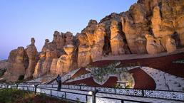 Konya’nın Kapadokyası gece-gündüz değişen manzarasıyla hayran bırakıyor!