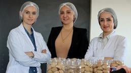 Hataylı gelin görümce el ele verdi, sıfırdan başlayıp kendi markasını kurdu! Şimdi 60 kişiye istihdam sağlıyor, Türkiye'nin dört bir yanına satış yapıyorlar